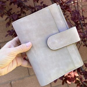 Authentic Naya Paperie Personal Ring Size Binder in Riviera.